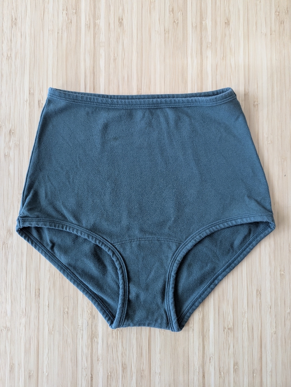 $22 - EUC ARQ High-Rise Undies